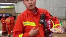 消防员想吃辣条，却怕老百姓不收钱不敢去买，结果厂家直接送来一车。 网友：满足你！