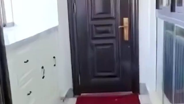 邻居说公摊先到先得，这事找物业有用不？