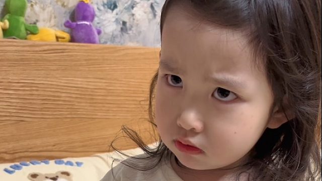 上辈子估计有恩怨，这辈子安排他们两做父女