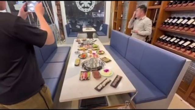 试菜中，试到满意为止再开业