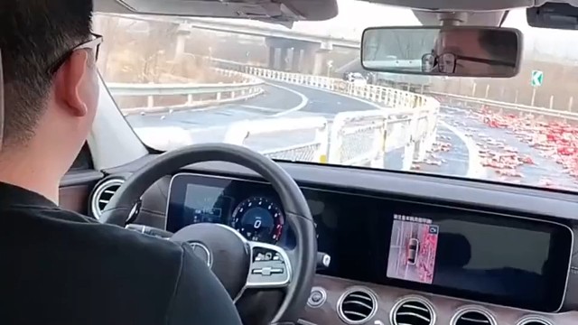 这能下车捡一瓶吗