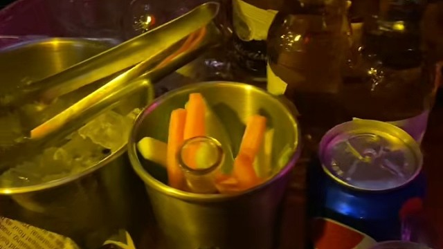 山前山后各有哀愁有风无风都不自由