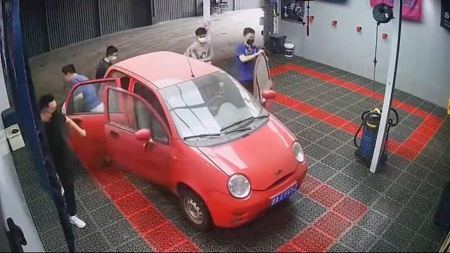 一顿操作猛如虎，一看消费一块五