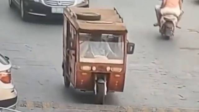 所以车顶上那个是上次？