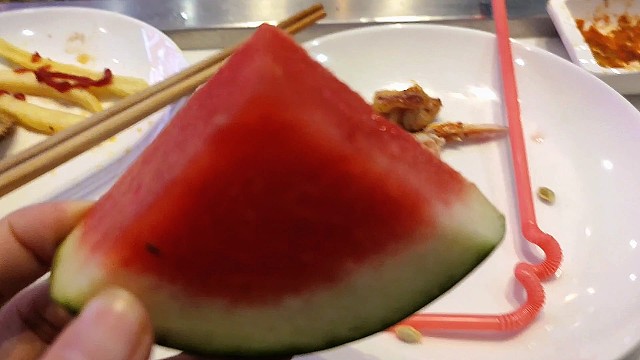 烤肉和海鲜自助，奈斯