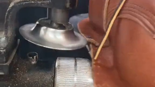 这玩意得老贵了