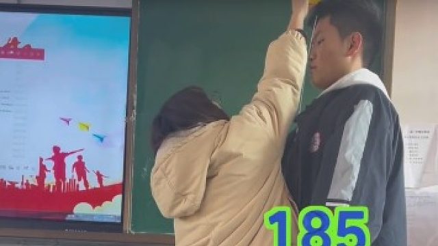 老师：现在已经放弃穿高跟鞋了，因为没有挣扎的必要