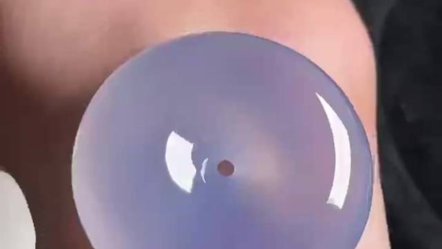 紫罗兰扣子
个头大又饱满，水润秀气，带着仙味儿。