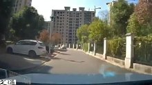 可能就是在一瞬間，意外就發(fā)生了