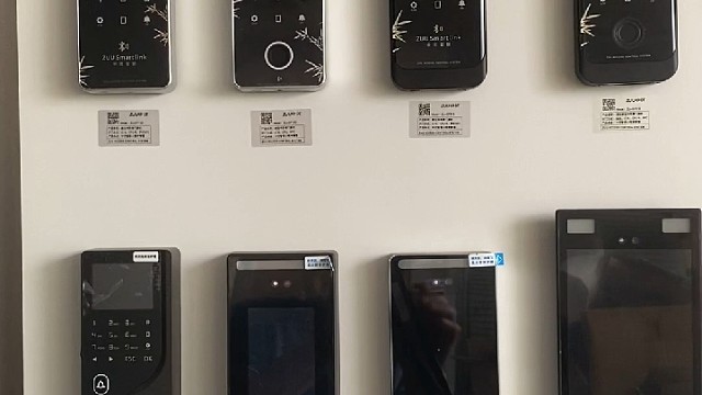 中优人脸机免注册刷脸开门，可用到各种自助棋牌室、自助咖啡室、茶室、自助休息室、24小时自助银行、成人