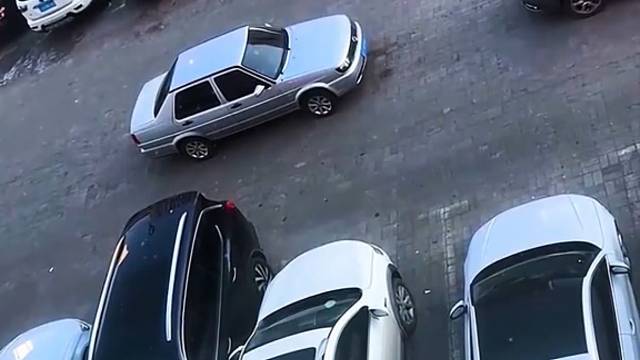 这个角度有点费司机