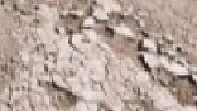 男子自称奔波3千公里看泥火山喷发，近看瞬间懵了