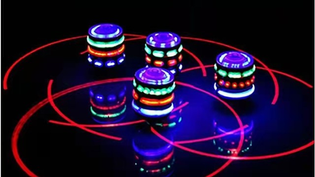 【仿木音乐陀螺】8元一个
一件216个！独立包装！远红外线光圈带音乐带灯光！公园，广场，