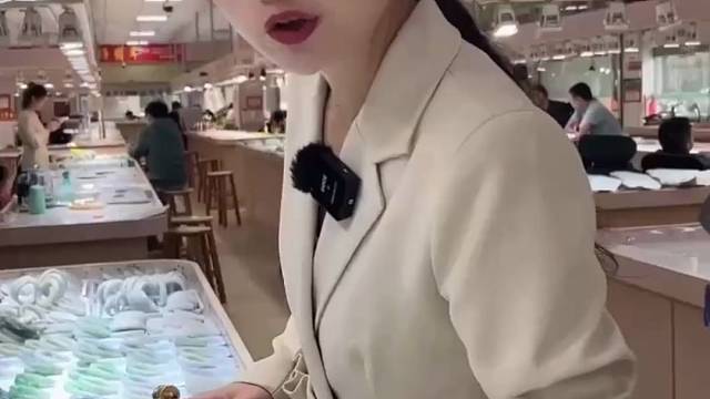 远山黛飘花送妈妈，啥事都不如家和万事兴