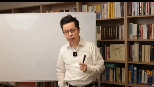 世界上唯一不能复制的是时间，唯一不能重演的是人生，该怎么走，过什么样的生活全凭自己的选择和努力，人生