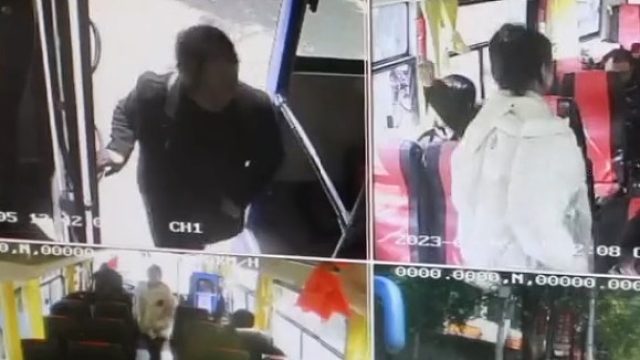 高三女生捡到一万元现金，竟是八旬老人急用治病的钱，“好姑娘谢谢你!”