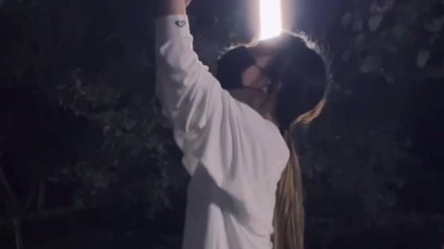 我可以向你撒娇吗，可以无理取闹吗，你能超级宠我吗，我可以一直当你的小朋友吗？