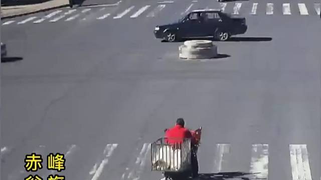 被撞了还得全责，这能怪谁