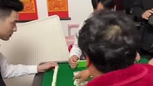 接亲当天丈母娘设牌桌：打赢麻将才能娶走我女儿