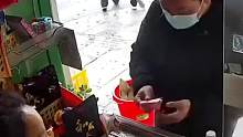 太解气！男子便利店用百元找零行骗，被老板娘霸气连怼