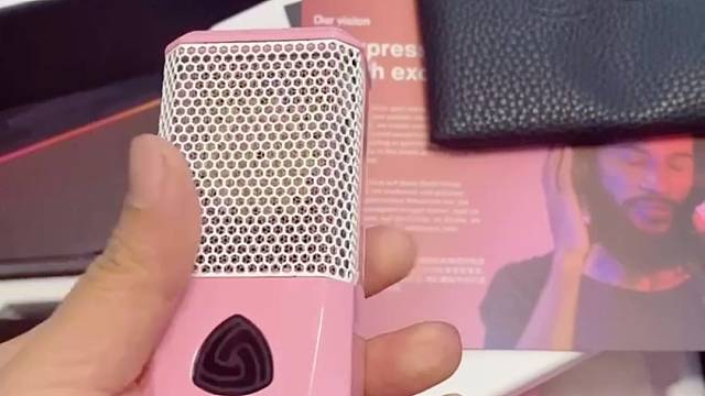 莱维特440，哇喔，定制粉色。