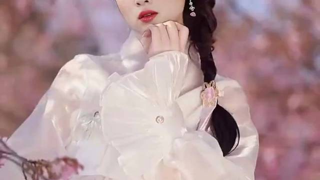 头好痛，哎翻过来翻过去睡不着，又失眠了。