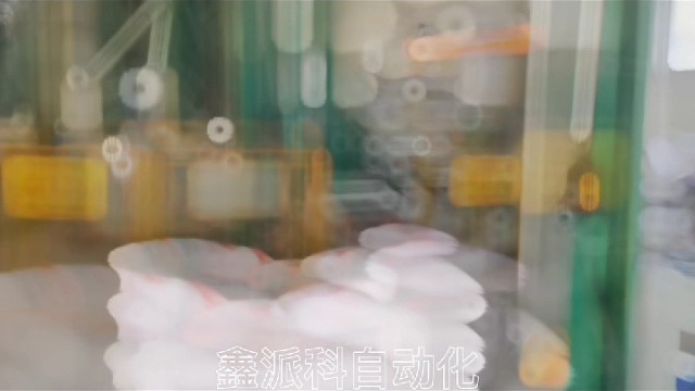 立柱机器人码垛机，占地小省空间，时产300-400包。#码垛机#立柱机器人