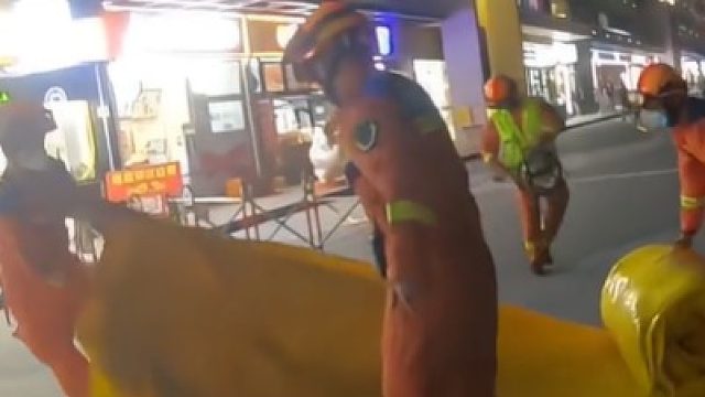 接群众报警称，疑似有人跳楼，结果没想到.....