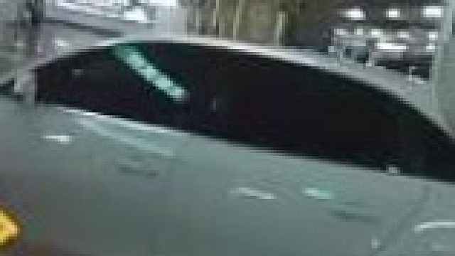 两辆同款车相撞，司机竟然同名同姓同年同月同日生