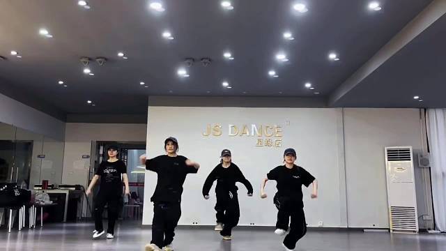 如果不能一起打游戏那找我一起跳舞吧