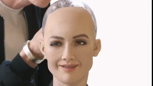 机器人如果植入Chat GPT会毁灭吗？