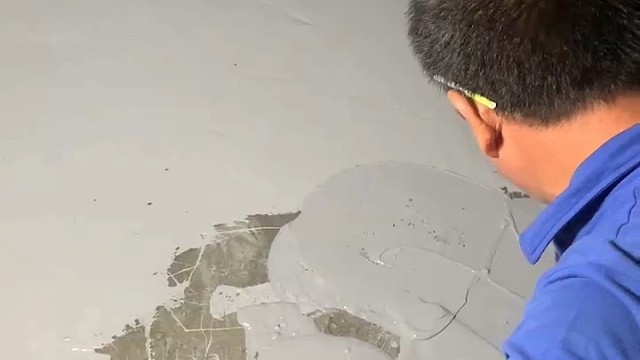 高端别墅聚脲超级防水施工中，首选徐老财！