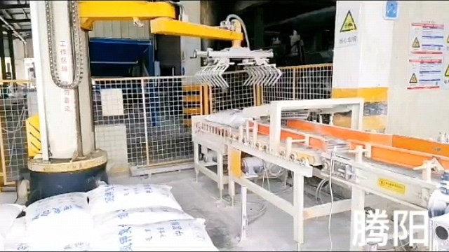 立柱码垛机复合肥码垛