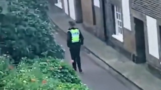 英国警察遇到跑酷男，瞬间给你上一课