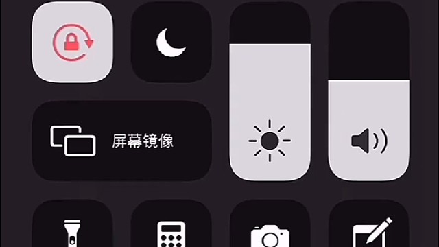 可惜我没有避风港，也不期待谁做我的光