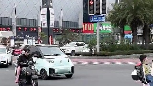 其实不出远门，接小孩，买菜也是够用了吧。