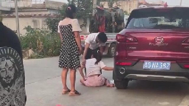 谈的男友是外地的，女孩妈不同意，死活要跟这个男的去贵州！