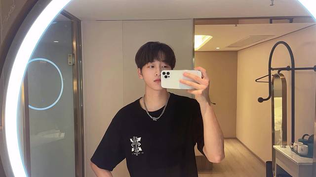 你浅浅的微笑就像…