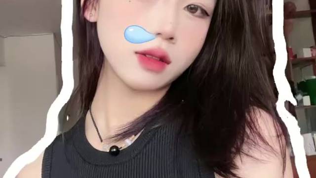 烦恼进入我的耳朵里摇摇头把烦恼摇粗来