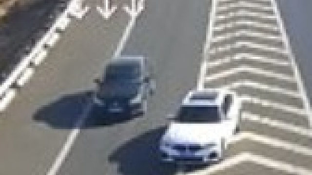 男子开车路遇老人摔倒伸援手 却被老人质问“撞了人还想走？”