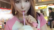 夜市里扣扣弹弹的现开椰子蛋～好好吃