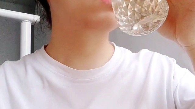 生活是有光的，你得跑起来，跑得远些就能看见，总有一束光会打在你身上