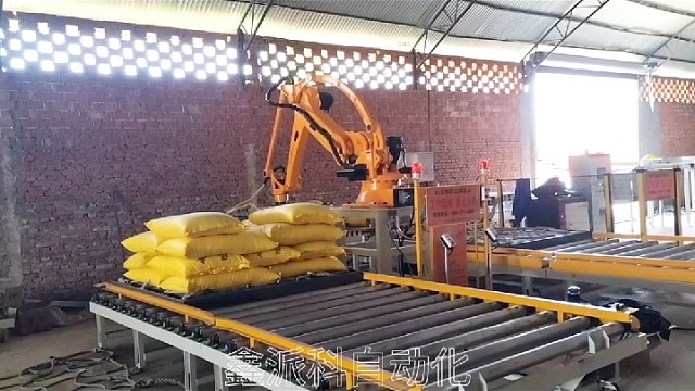 码垛机器人，省时省力省人工省成本。#码垛机#卸车码垛#码垛生产线