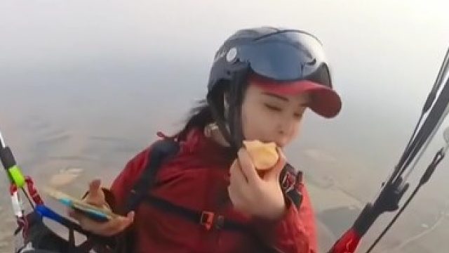 心态真好，要我悬半空中早吓晕了