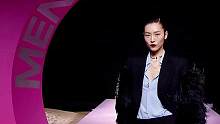 真不愧是“国模一姐”，她往台上一站，整个舞台都变得高级了#刘雯