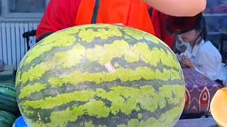 西瓜三塊一個？我這三塊一斤！