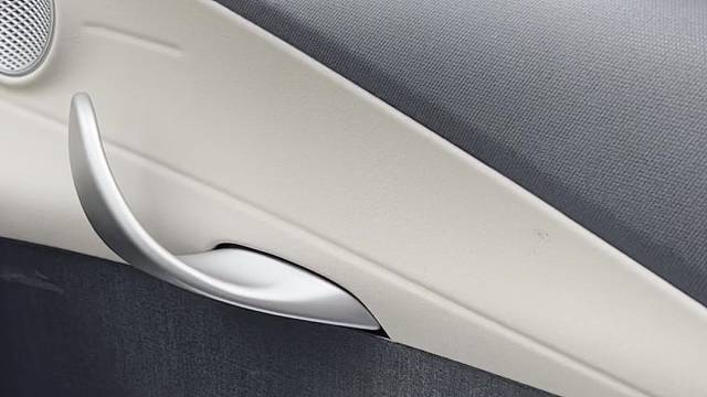 比亚迪海豚车用很难关闭，关门很费劲