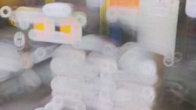 码垛机器人替代人工完成码垛作业，提高效率，节省人工，节约成本。#码垛机#码垛机器人