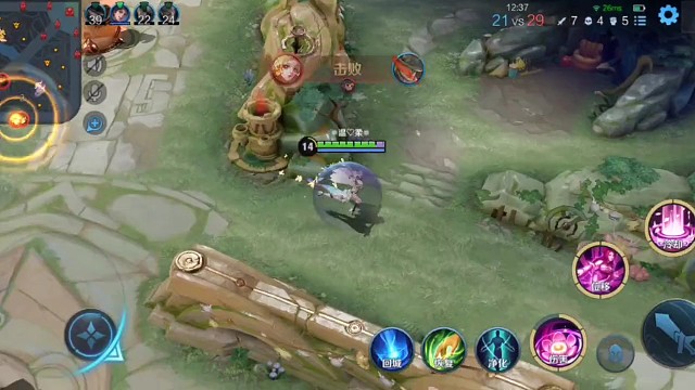 一个美女被三个壮汉围攻