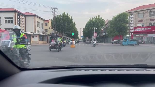 大大的海兴偶迂摩托车队